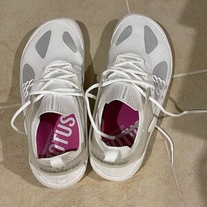 Vivo Barefoot Motus Strength